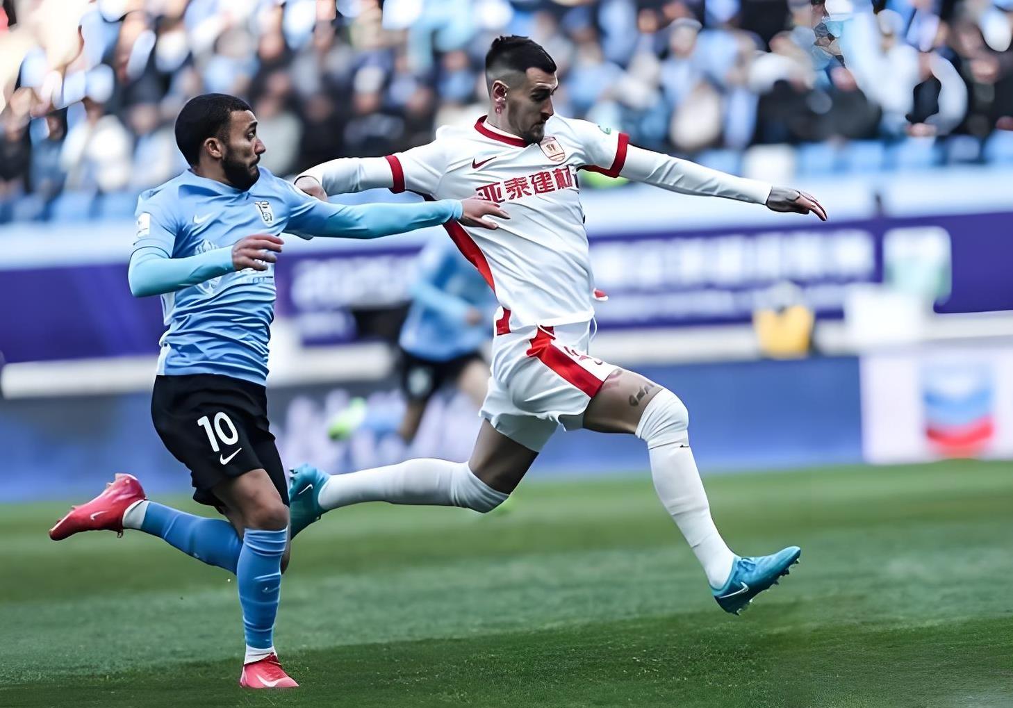 体育平台-包含北京首钢训练开放日，转会期遗憾出局引欢呼，足总杯在即，团队化学反应显著的词条